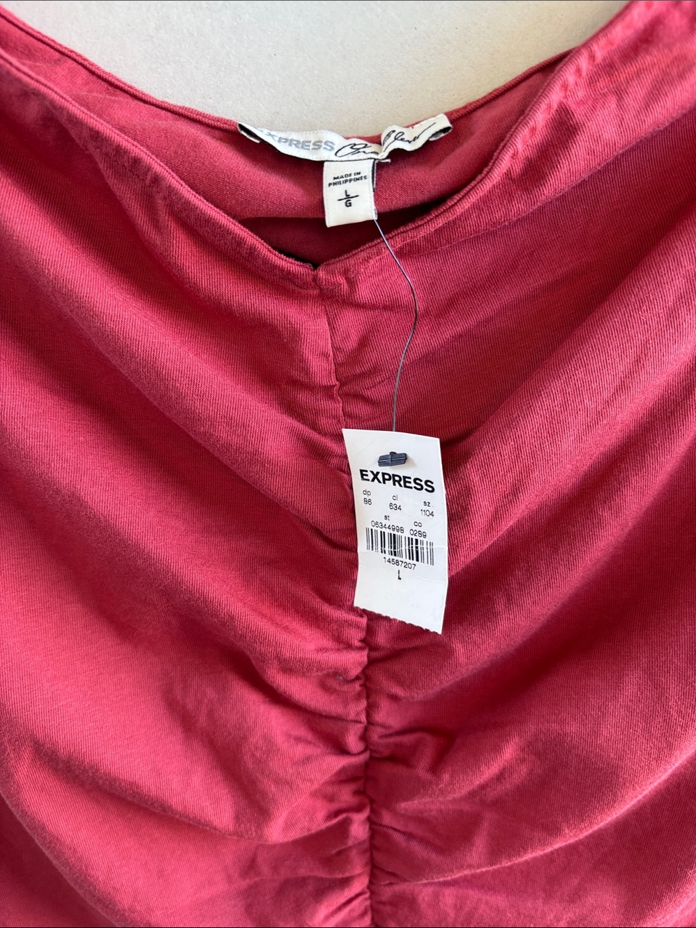 Express Raspberry Ruched Scoop Crop Top - Picture 5 of 5